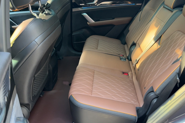 比亚迪 唐新能源 2021款 DM-i 112KM 尊荣型中控内饰7001