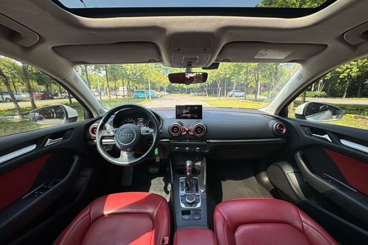 奥迪A3 2016款 Limousine 35 TFSI 领英型中控内饰7001
