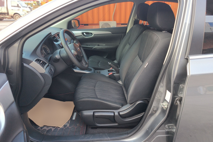 日产 轩逸 2022款 经典 1.6XE CVT舒适版中控内饰19