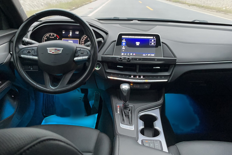 凯迪拉克CT4 2021款 28T 豪华型中控内饰7003