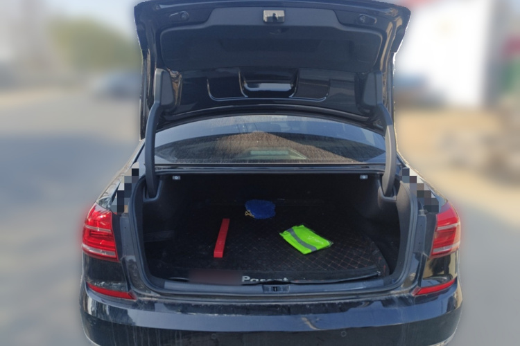 大众 帕萨特 2017款 280TSI DSG尊荣版中控内饰23