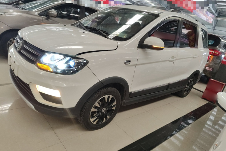 东风风光 风光370 2018款 S370 1.5L 手动豪华型 5座车身外观6003