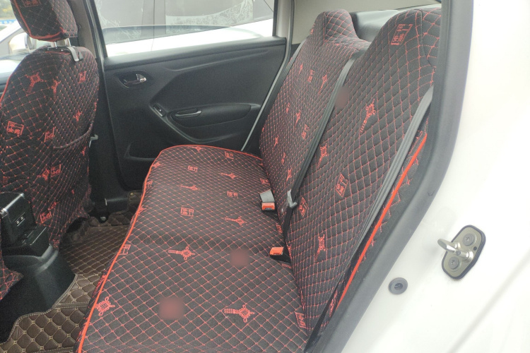 雪铁龙 爱丽舍 2015款 质尚版 1.6L 手动时尚型中控内饰7004