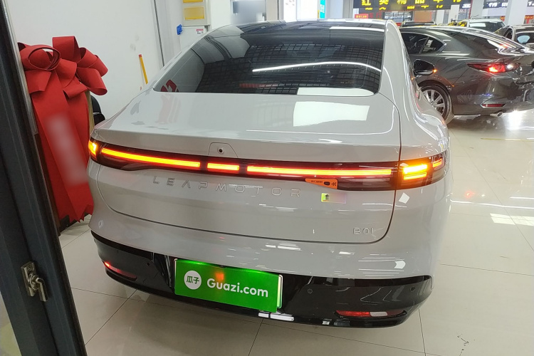 零跑汽车 零跑B01 2025款 650激光雷达版车身外观6