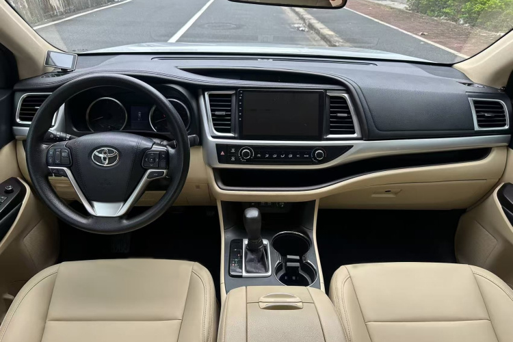 丰田 汉兰达 2018款 2.0T 两驱精英版 5座 国VI中控内饰7009