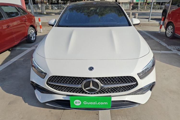 奔驰A级 2023款 A 200 L 时尚型车身外观2