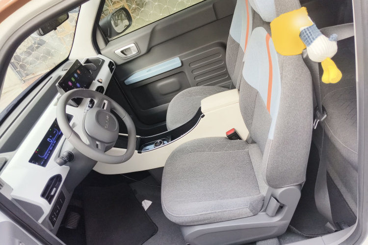 吉利银河 2024款 熊猫mini 200km 耐力熊中控内饰19