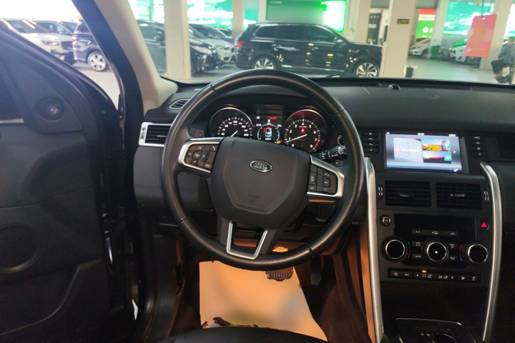 路虎 发现神行 2018款 240PS SE版中控内饰13