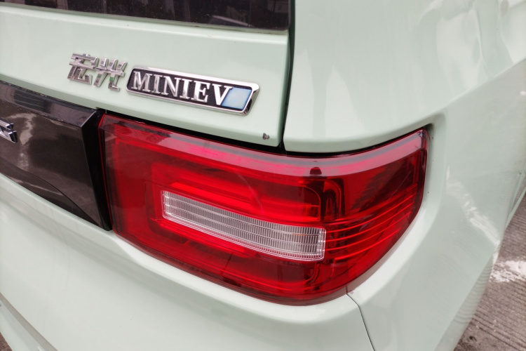 五菱汽车 宏光MINIEV 2022款 马卡龙时尚款 磷酸铁锂车身外观9