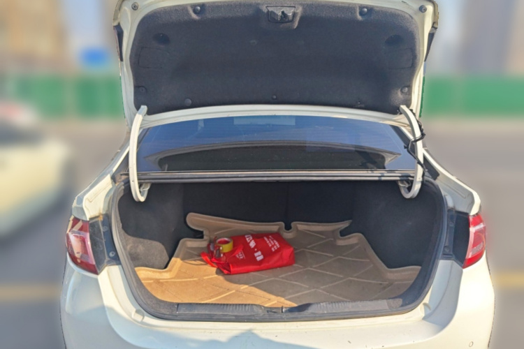 菲亚特 菲翔 2014款 1.4T 手动劲享版中控内饰23