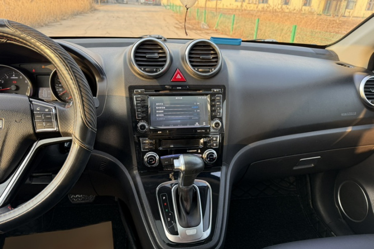 哈弗H6 2016款 升级版 1.5T 自动两驱精英型中控内饰7006