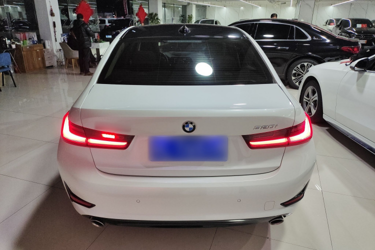 宝马3系 2020款 320i 运动套装车身外观6