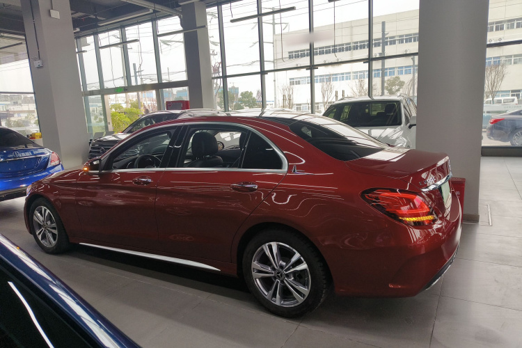 奔驰C级 2021款 C 200 L 时尚型运动版车身外观4