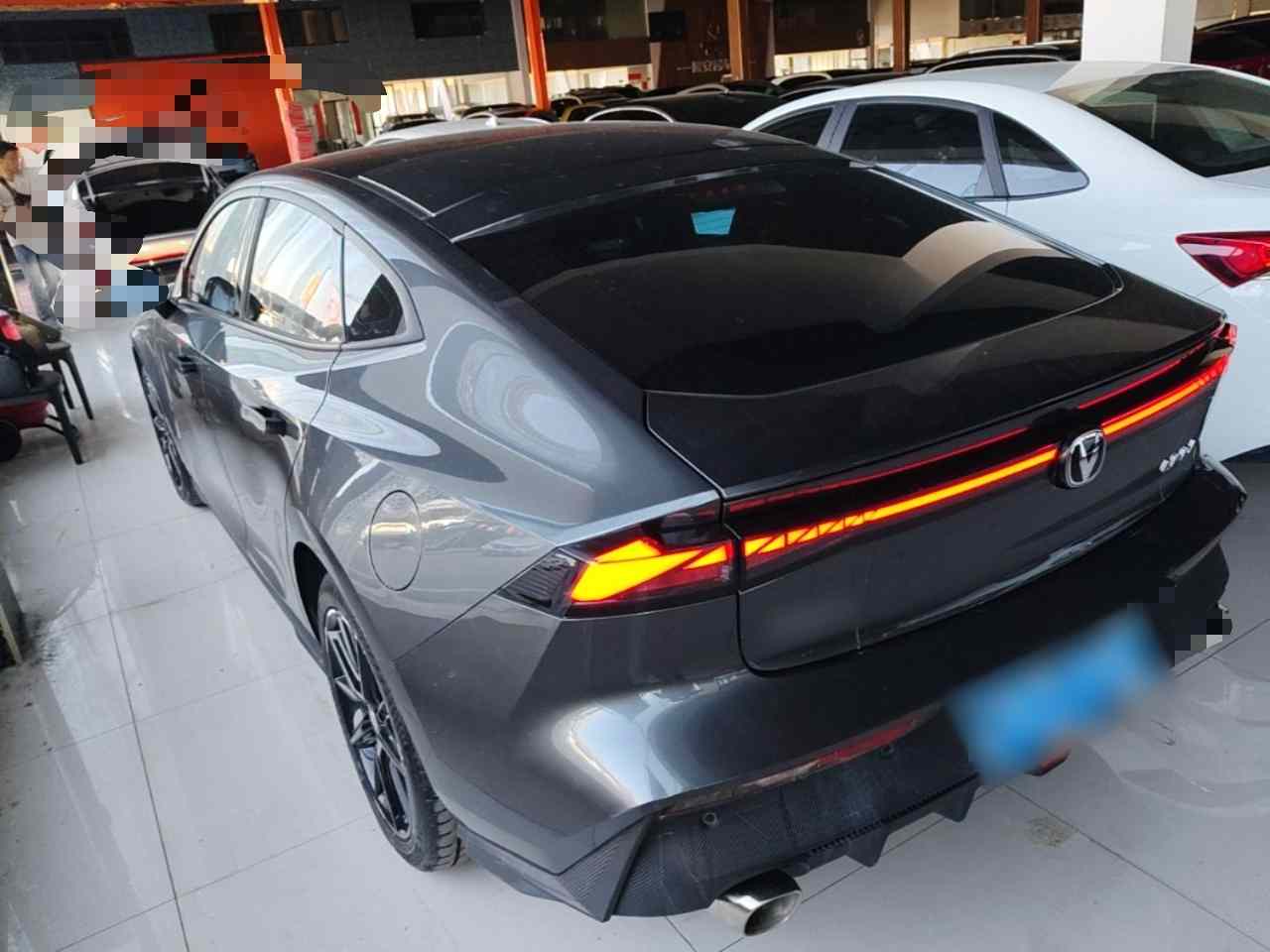 长安UNI-V 2023款 1.5T 尊贵型(3)