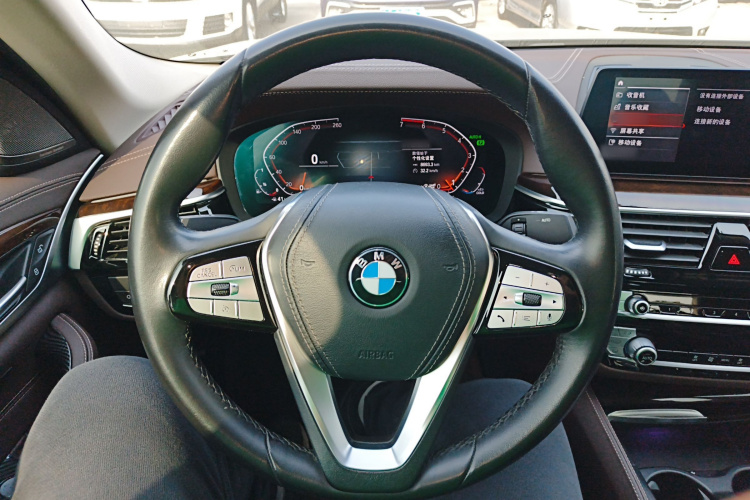 宝马5系 2020款 525Li 豪华套装中控内饰13