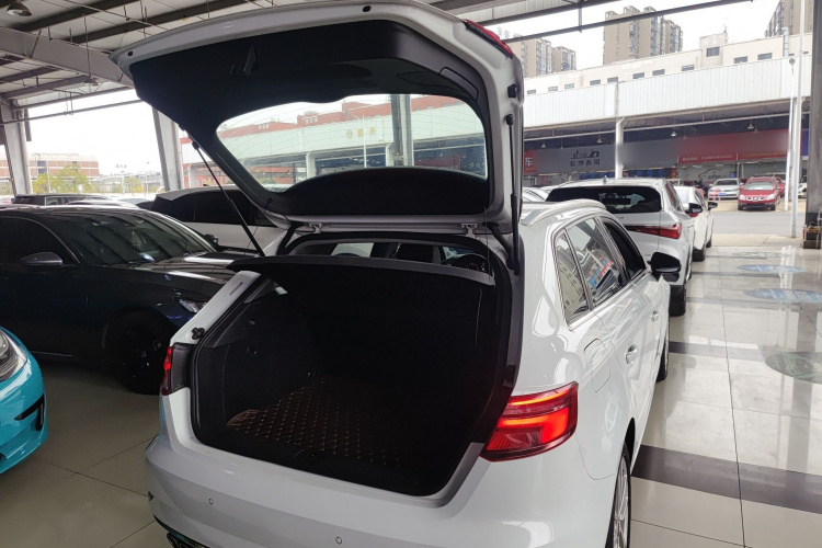 奥迪A3 2020款 Sportback 35 TFSI 进取型 国VI机舱底盘23
