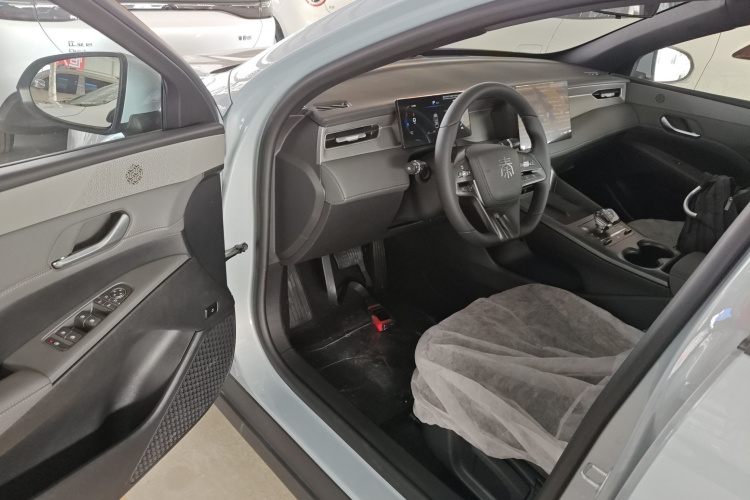 比亚迪 秦PLUS 2025款 DM-i 智驾版 55KM领先型中控内饰20