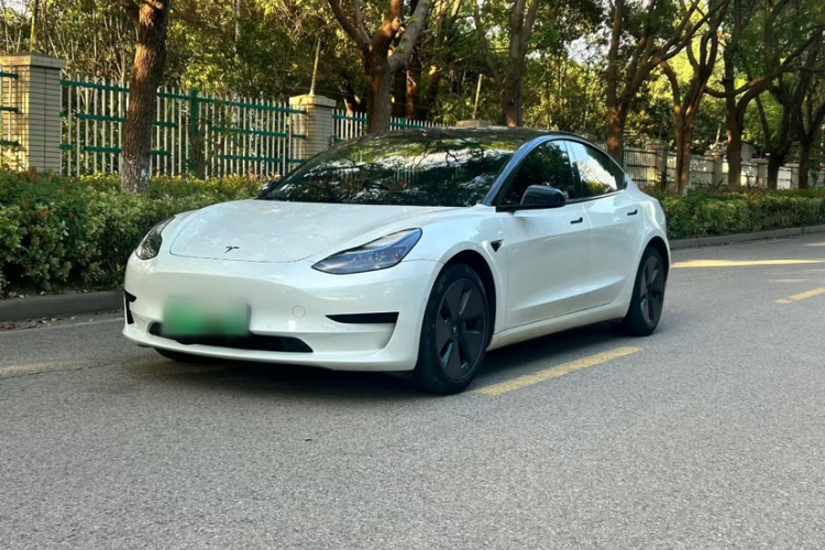 特斯拉 Model 3 2022款 后轮驱动版车身外观1