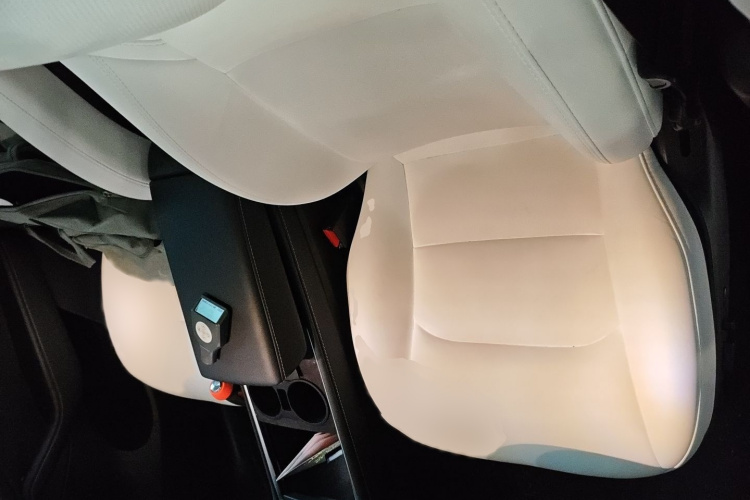 特斯拉 Model Y 2022款 长续航全轮驱动版局部细节19