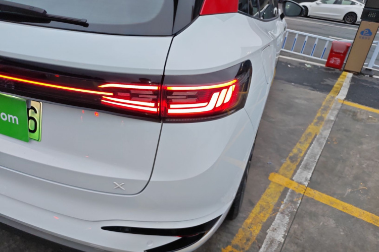 大众 ID.4 X 2023款 升级款 极智长续航版车身外观9