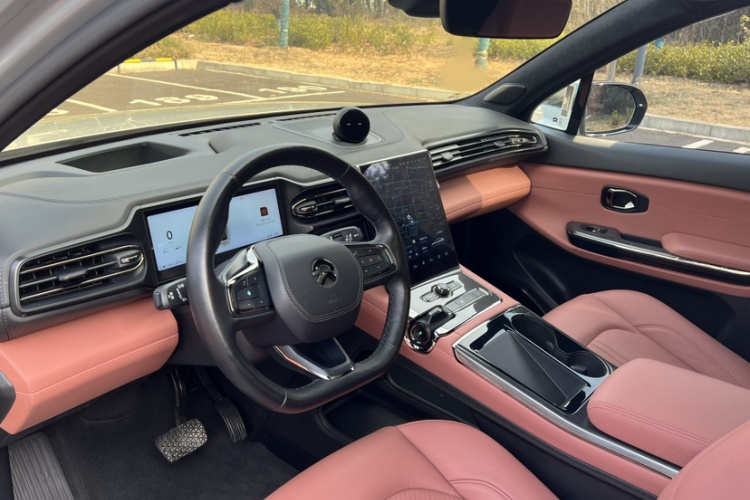 蔚来EC6 2020款 615KM 签名版中控内饰7004