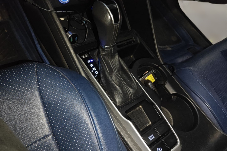 现代 途胜 2018款 1.6T 双离合两驱15周年特别版局部细节18