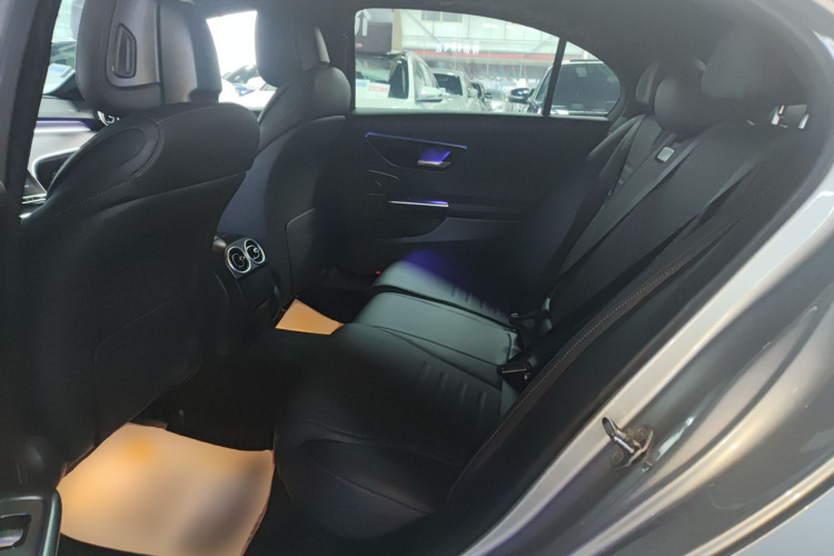 奔驰C级 2022款 C 200 L 运动版中控内饰7004