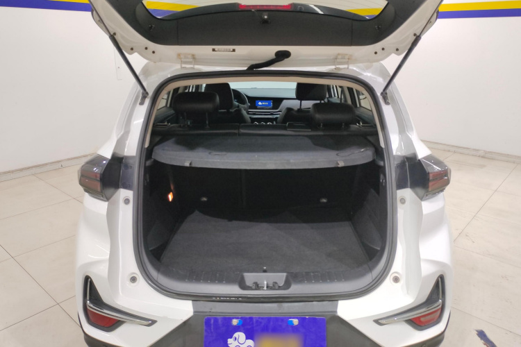 长安CS15 2019款 1.5L 手动进取型 国VI机舱底盘23