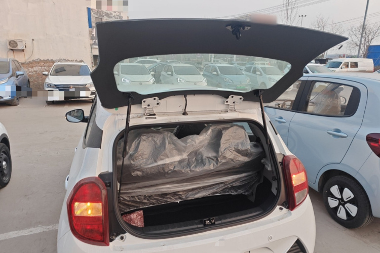 江铃集团新能源 易至EV2 2024款 201km 舒适型机舱底盘23