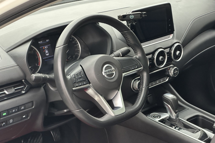 日产 轩逸 2021款 1.6L XL CVT悦享版中控内饰7001