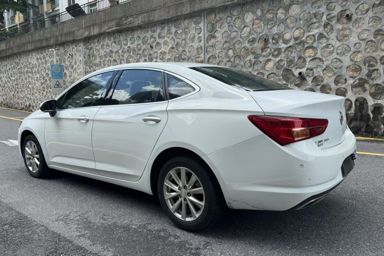 别克 威朗 2017款 三厢 20T 双离合精英型车身外观4