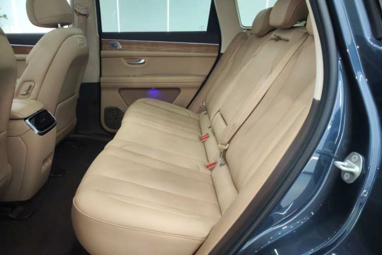 鸿蒙智行 问界M7 2024款 1.5T 智驾后驱Ultra版 5座中控内饰7004