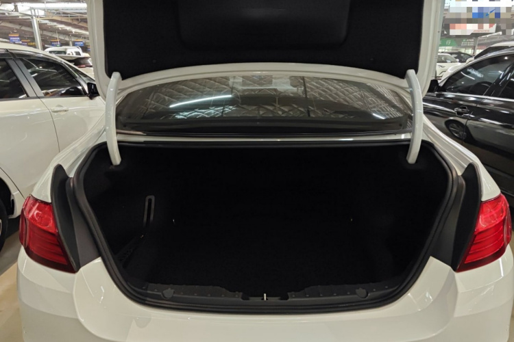 宝马5系 2014款 520Li 典雅型局部细节23