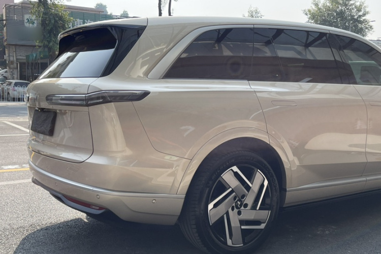 乐道L90 2025款 Ultra 六座版车身外观6011