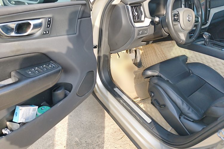 沃尔沃XC60 2020款 T5 四驱智远豪华版中控内饰20