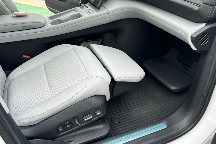 蔚来ES6 2024款 75kWh中控内饰7007