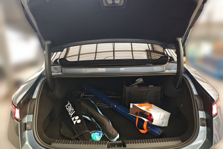 领克Z10 2024款 95kWh 766km后驱Max中控内饰23