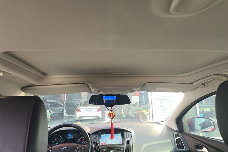 福特 福克斯 2017款 两厢 1.6L 自动风尚型智行版中控内饰22