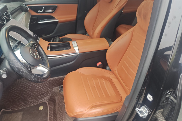 奔驰GLC 2023款 改款 GLC 260 L 4MATIC 动感型 5座局部细节19