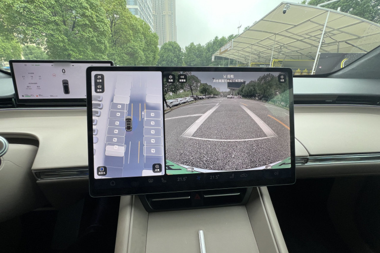 鸿蒙智行 智界R7 2025款 增程 251km Max局部细节16