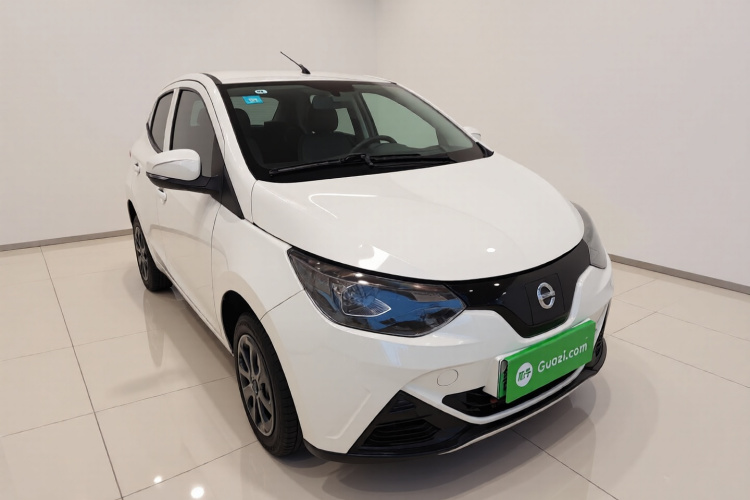 江铃集团新能源 易至EV2 2022款 心动版车身外观3