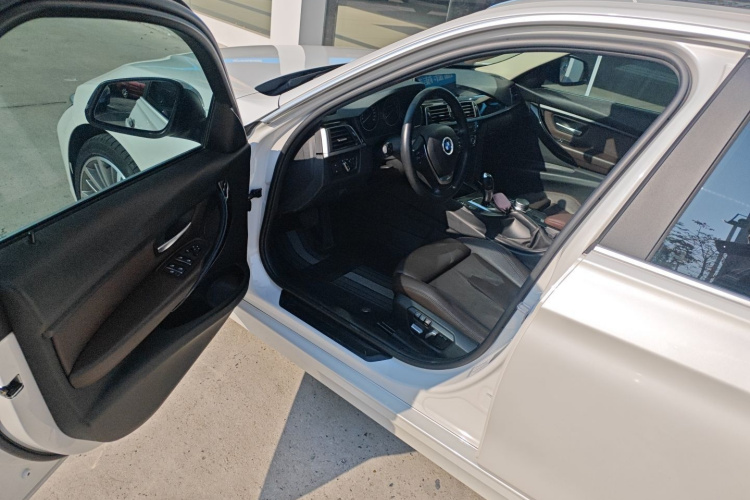 宝马3系 2019款 320Li 时尚型中控内饰20