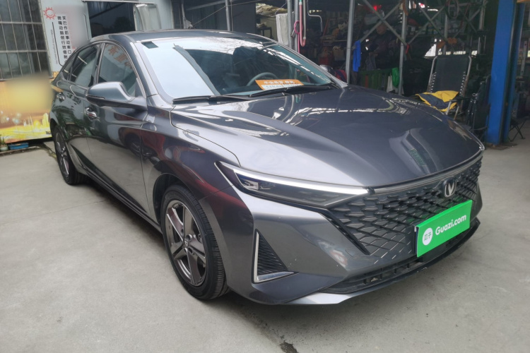 长安 锐程PLUS 2023款 1.5T DCT尊贵型车身外观3