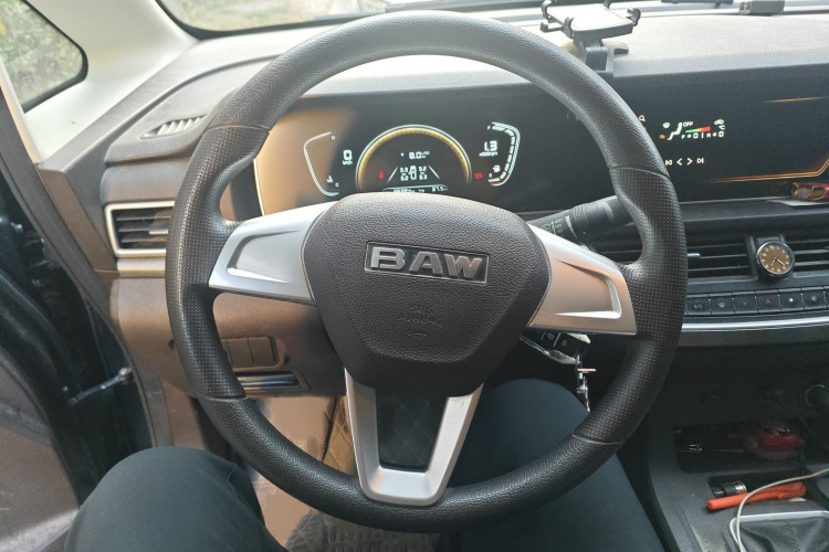 BAW北汽制造 锐胜王牌M7 2023款 2.0L 长轴创富型 7座局部细节13