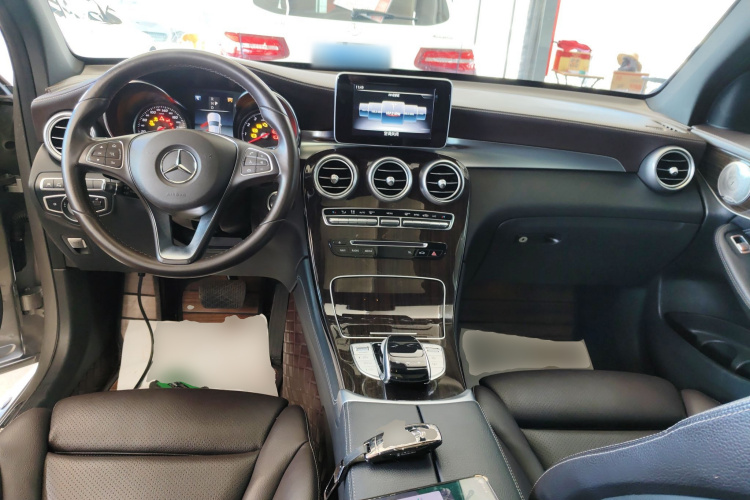 奔驰GLC 2019款 GLC 260 L 4MATIC 豪华型中控内饰7002