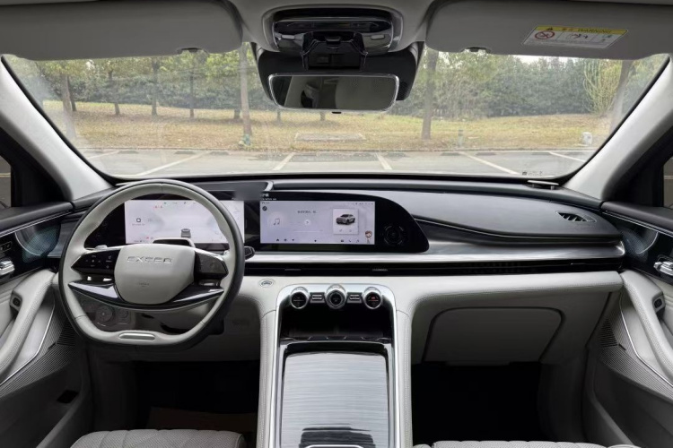 星途瑶光 2023款 400T 四驱奢享版中控内饰7005