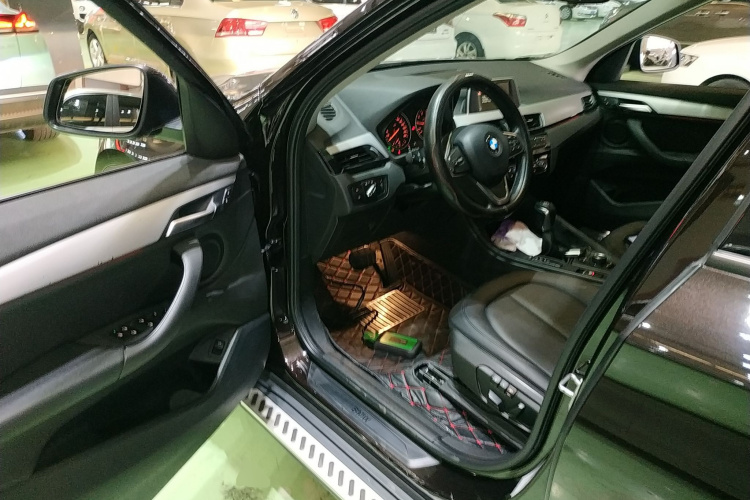 宝马X1 2016款 sDrive18Li 尊享型中控内饰20