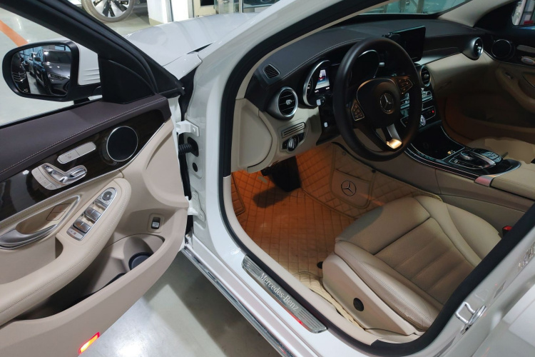 奔驰C级 2015款 C 200 L 4MATIC中控内饰7003