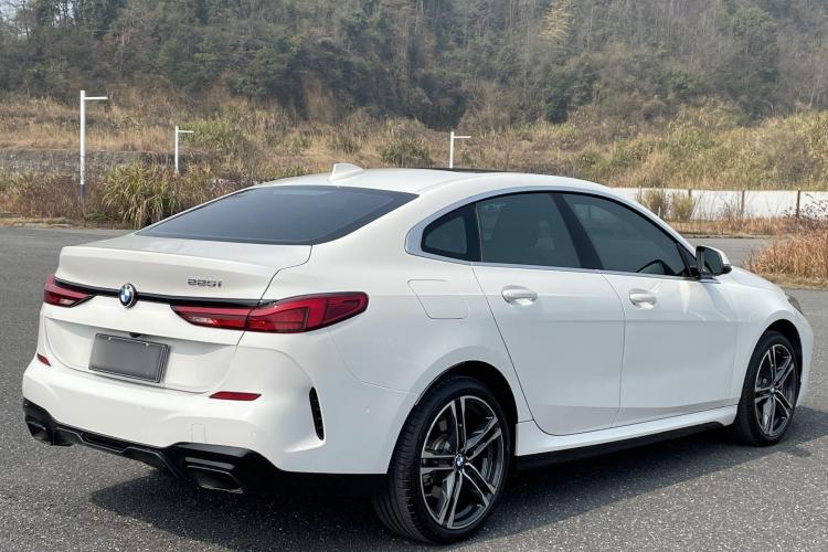 宝马2系(进口) 2023款 225i 四门轿跑车 M运动套装车身外观6006