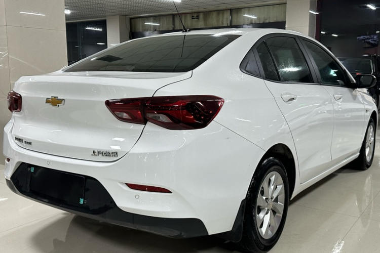 雪佛兰 科沃兹 2022款 325T 自动欣悦版车身外观6005